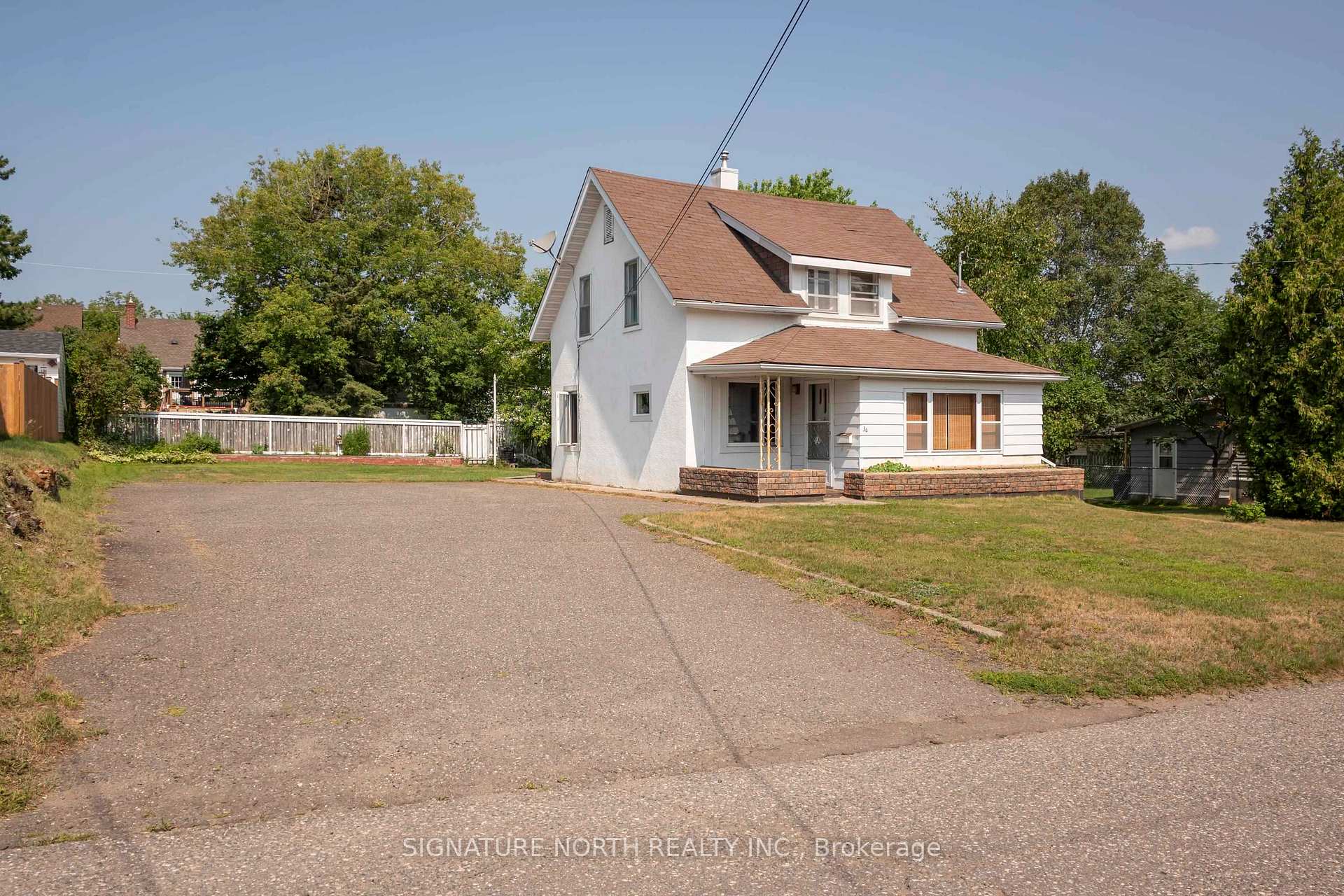 Photo 1 of 34 Knight Street, Thunder Bay, College Heights — HOMEH