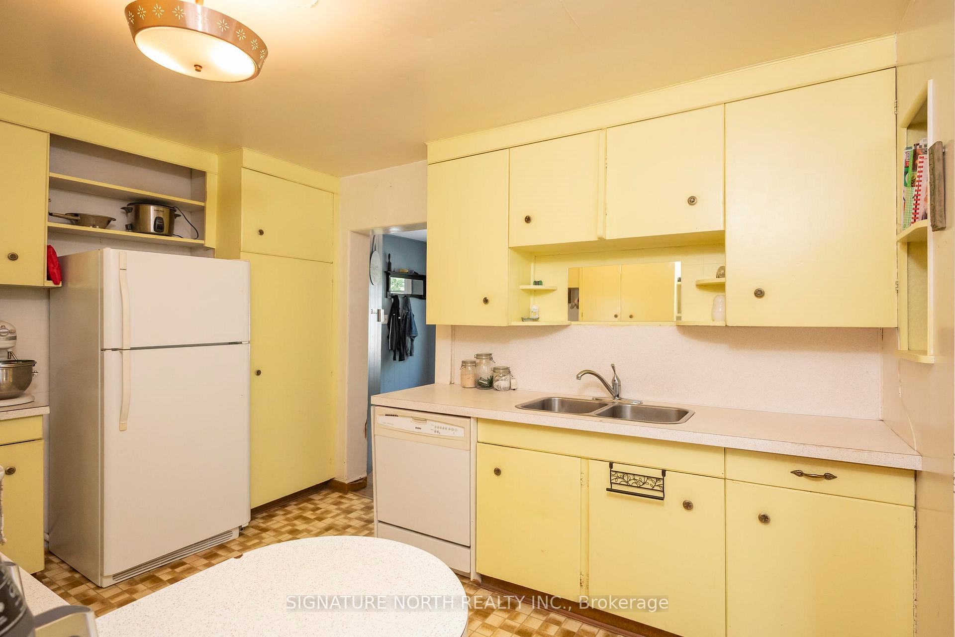 Photo 18 of 34 Knight Street, Thunder Bay, College Heights — HOMEH