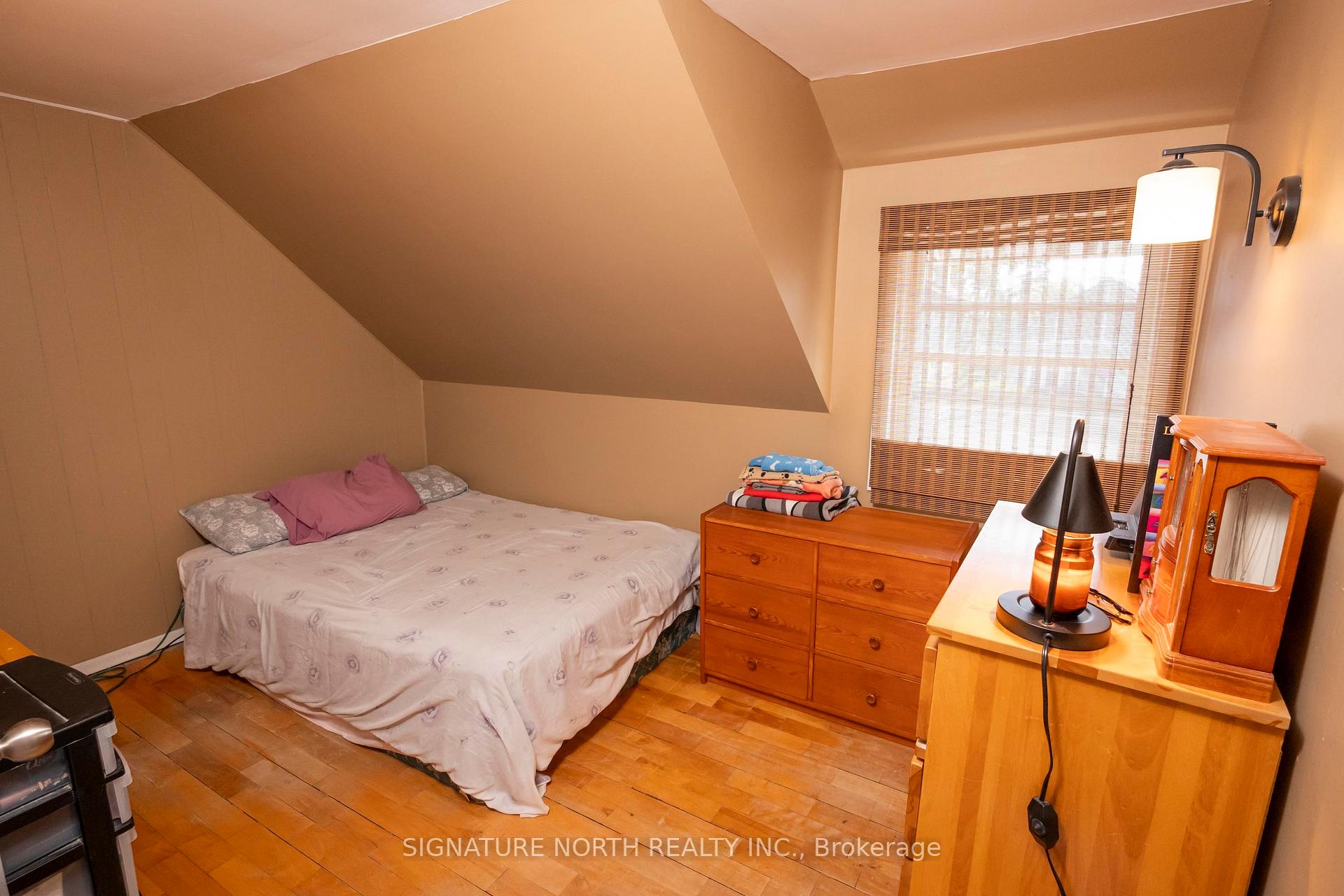 Photo 38 of 34 Knight Street, Thunder Bay, College Heights — HOMEH