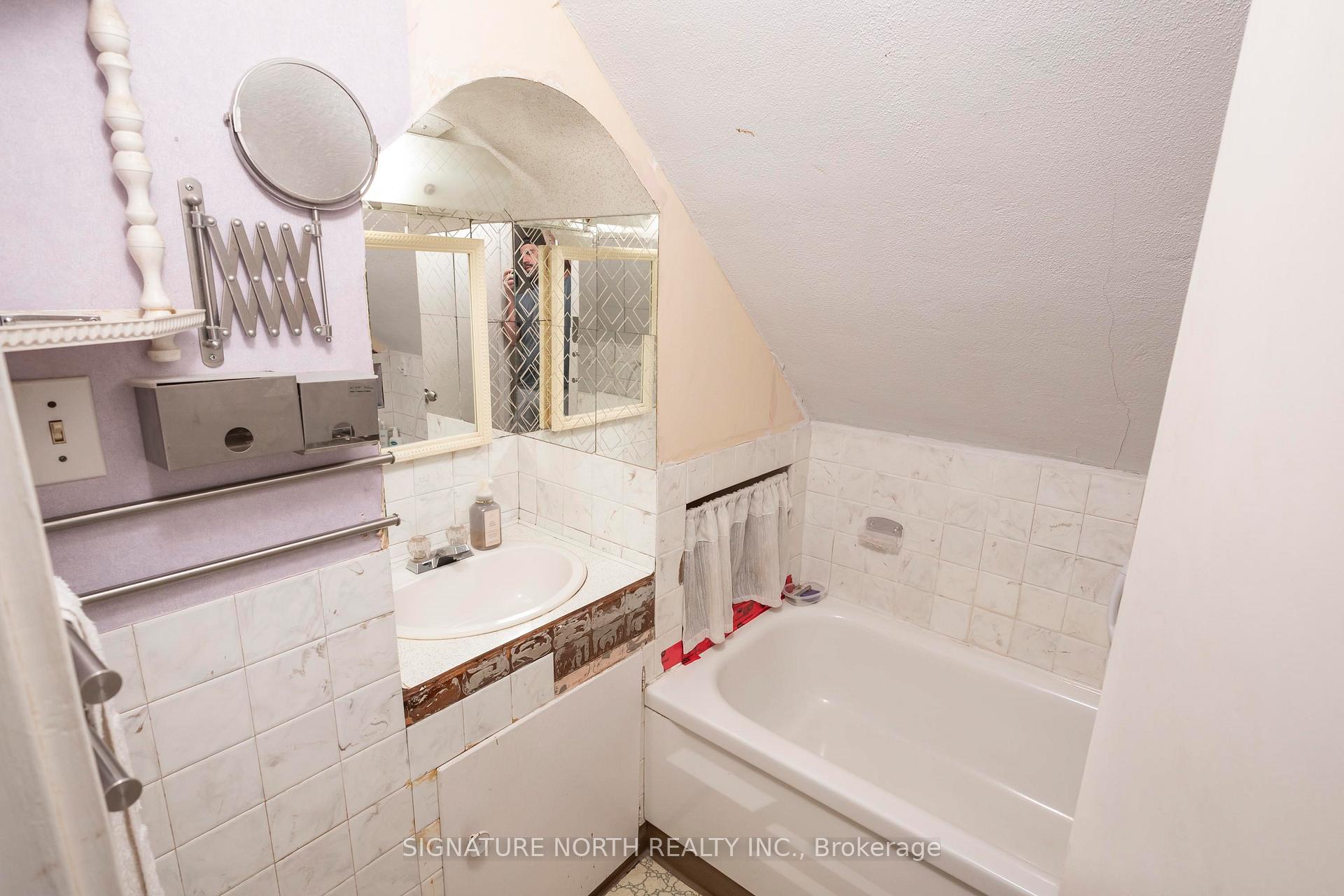 Photo 41 of 34 Knight Street, Thunder Bay, College Heights — HOMEH