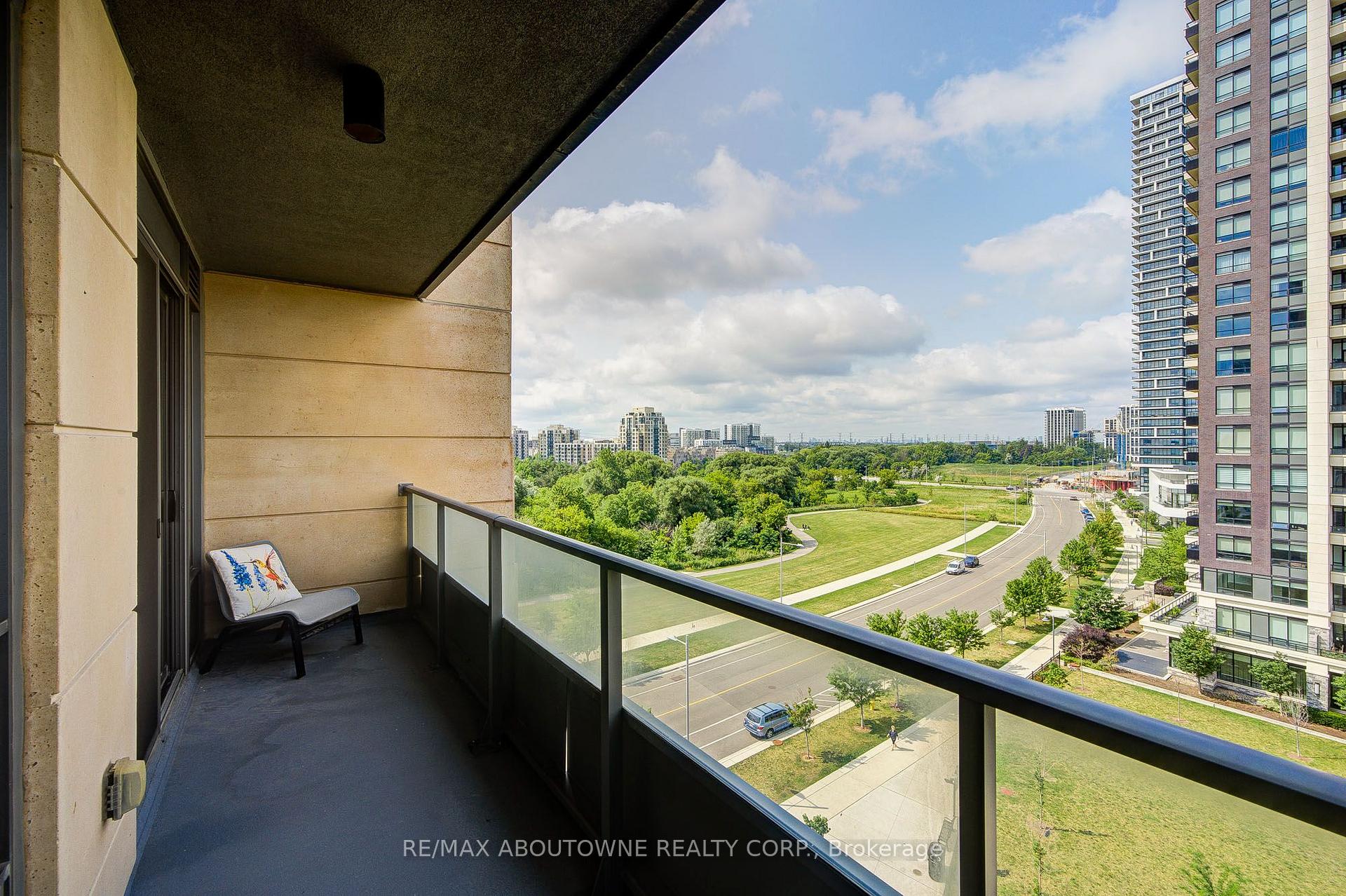 Photo 1 of Unit 921, 18 Uptown Drive, Markham, Unionville — HOMEH