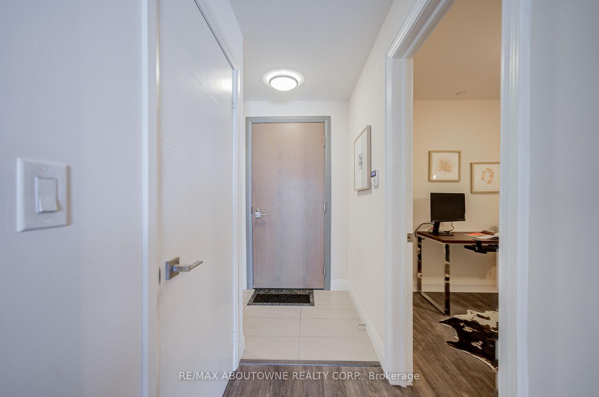 Photo 7 of Unit 921, 18 Uptown Drive, Markham, Unionville — HOMEH