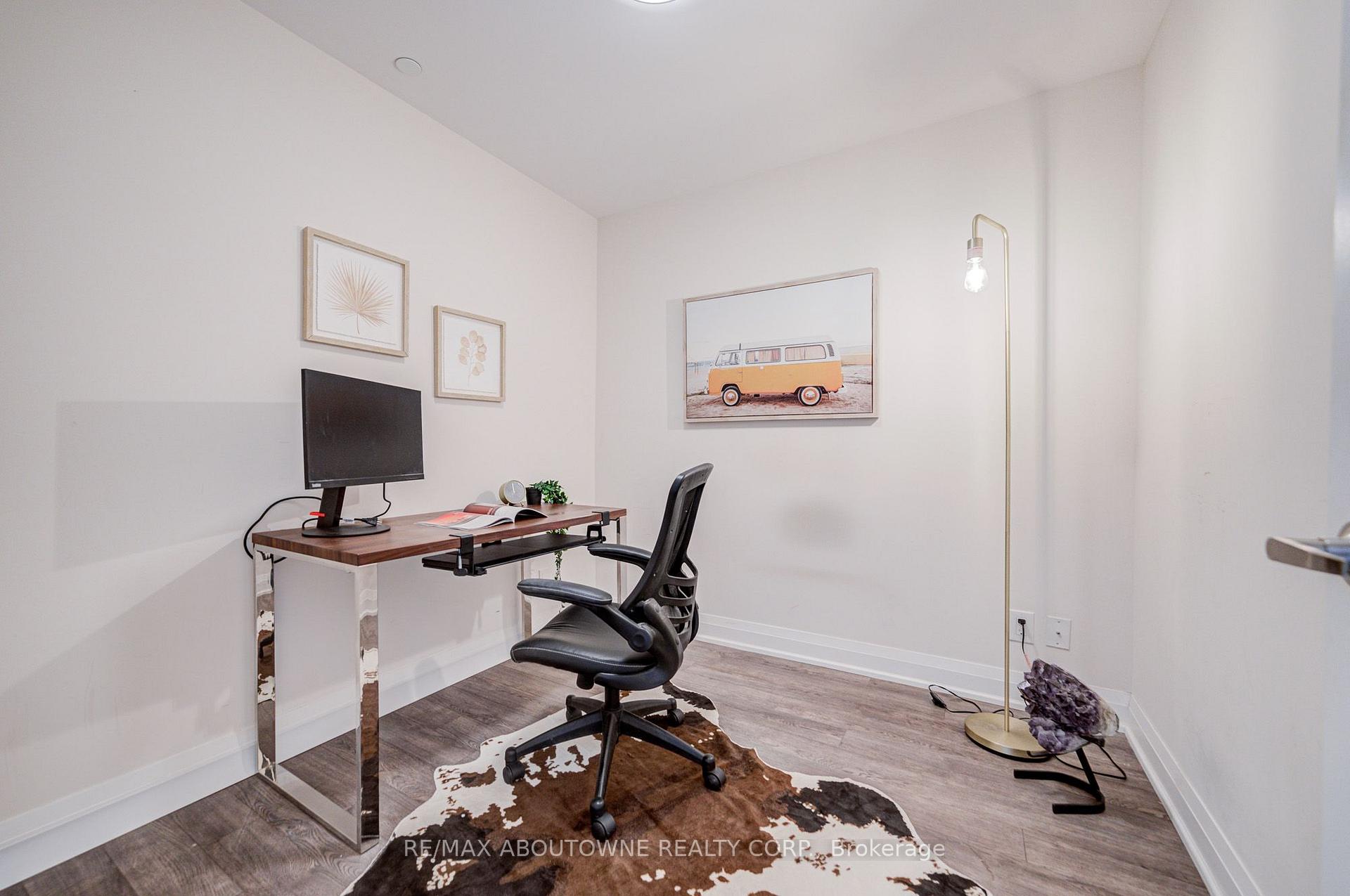 Photo 8 of Unit 921, 18 Uptown Drive, Markham, Unionville — HOMEH