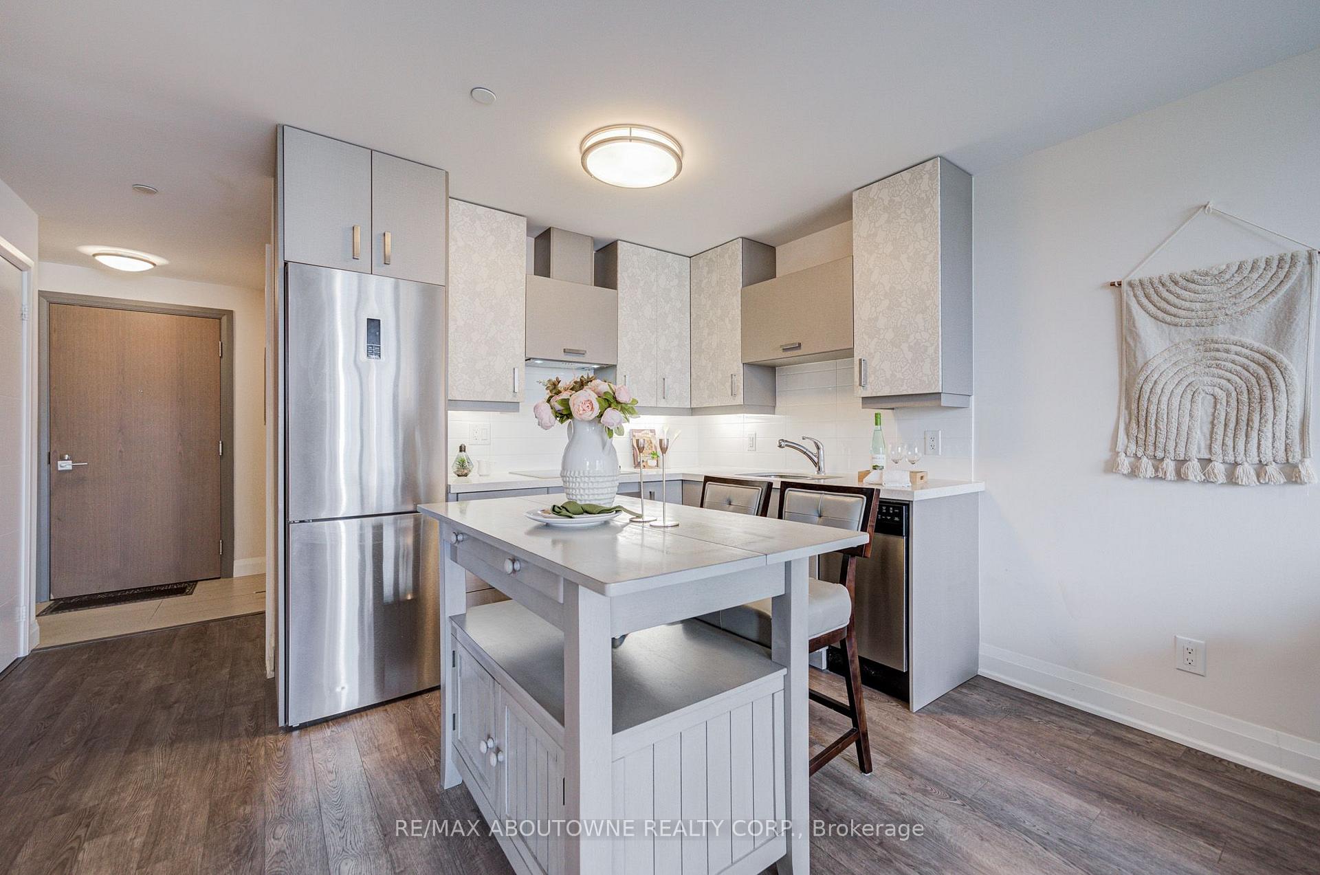 Photo 11 of Unit 921, 18 Uptown Drive, Markham, Unionville — HOMEH