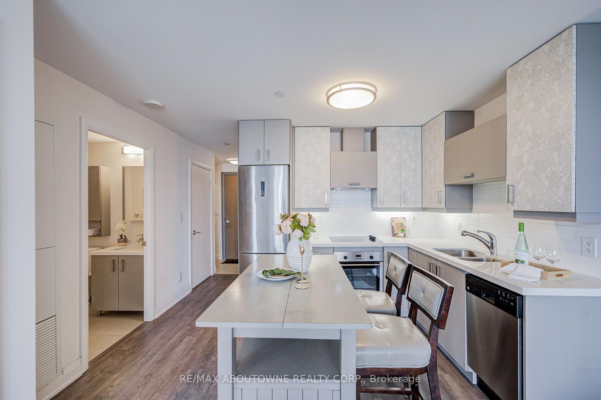Photo 12 of Unit 921, 18 Uptown Drive, Markham, Unionville — HOMEH