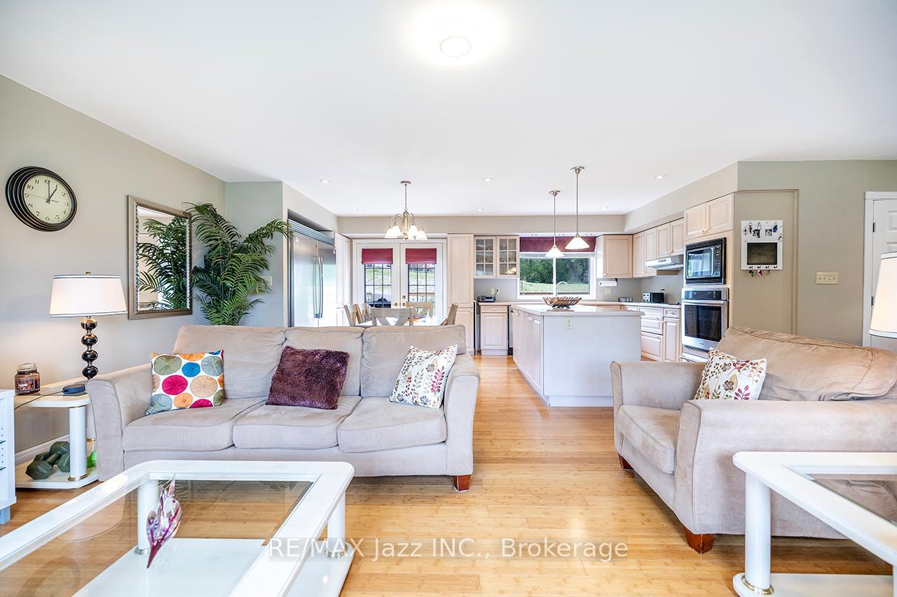 Photo 11 of 23 Bayview Drive, Greater Napanee, Greater Napanee — HOMEH