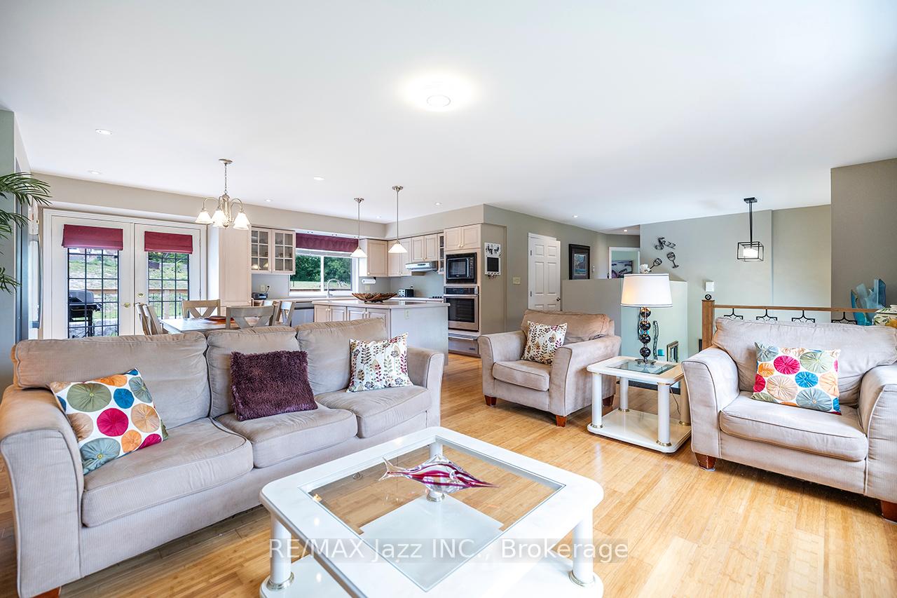 Photo 12 of 23 Bayview Drive, Greater Napanee, Greater Napanee — HOMEH