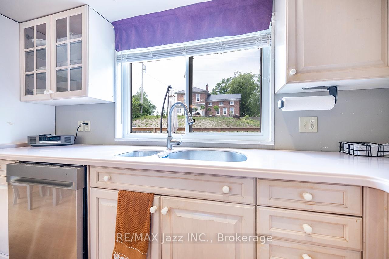 Photo 15 of 23 Bayview Drive, Greater Napanee, Greater Napanee — HOMEH