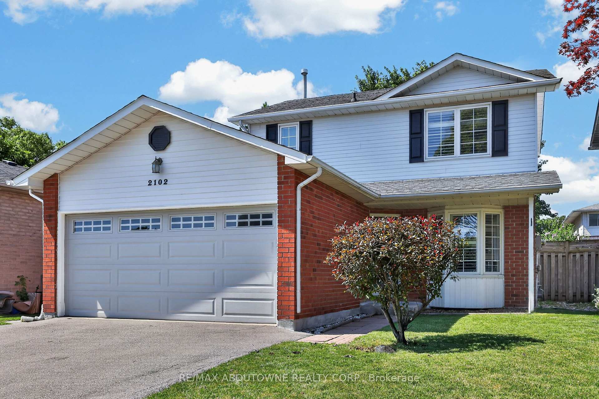 Photo 4 of 2102 Salma Crescent, Burlington, Headon — HOMEH