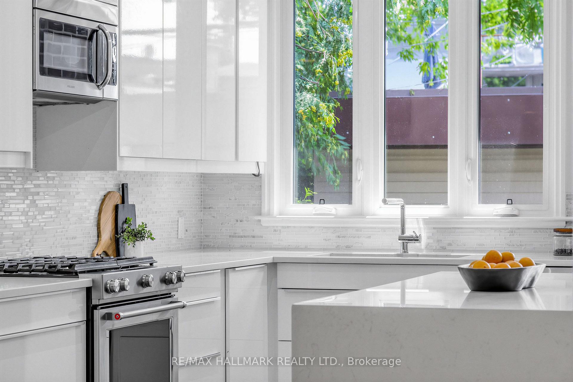 Photo 18 of 255 Strathmore Boulevard, Toronto, Danforth — HOMEH