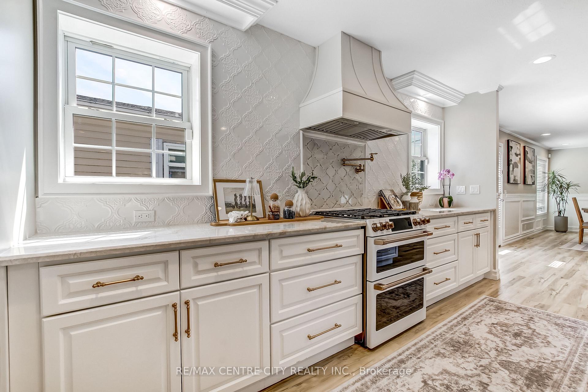 Photo 7 of Unit 201, 198 Springbank Drive, London, South D — HOMEH