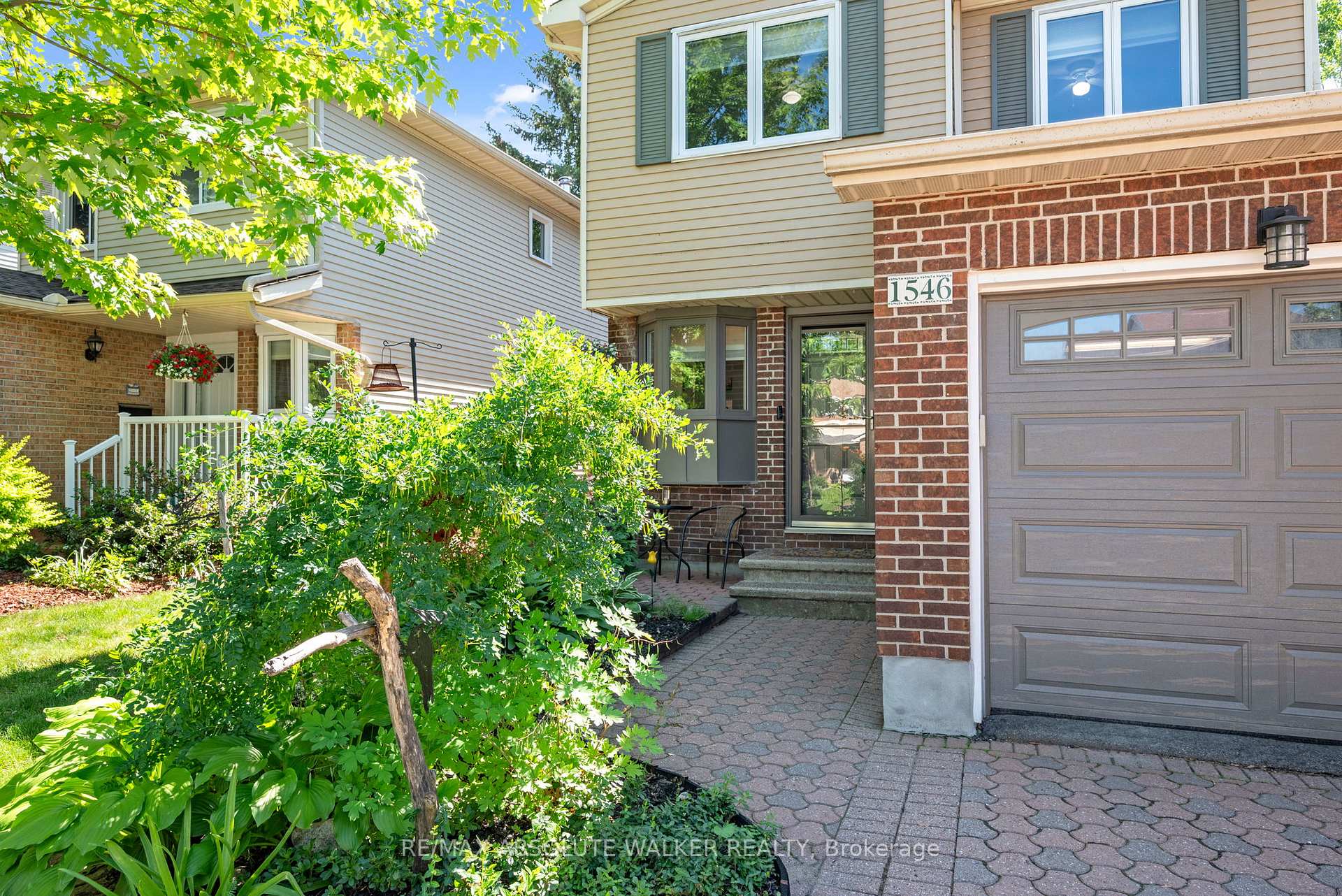 Photo 2 of 1546 Meadowfield Place, Ottawa, Chapel Hill — HOMEH