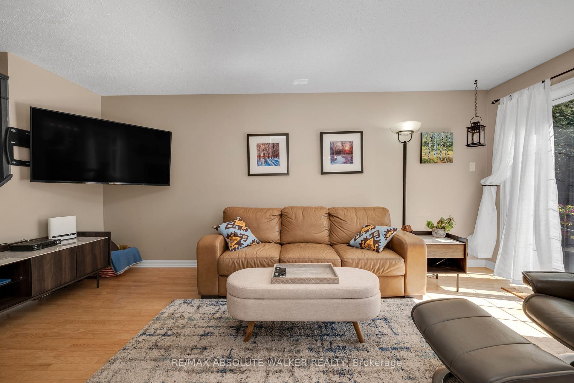 Photo 6 of 1546 Meadowfield Place, Ottawa, Chapel Hill — HOMEH