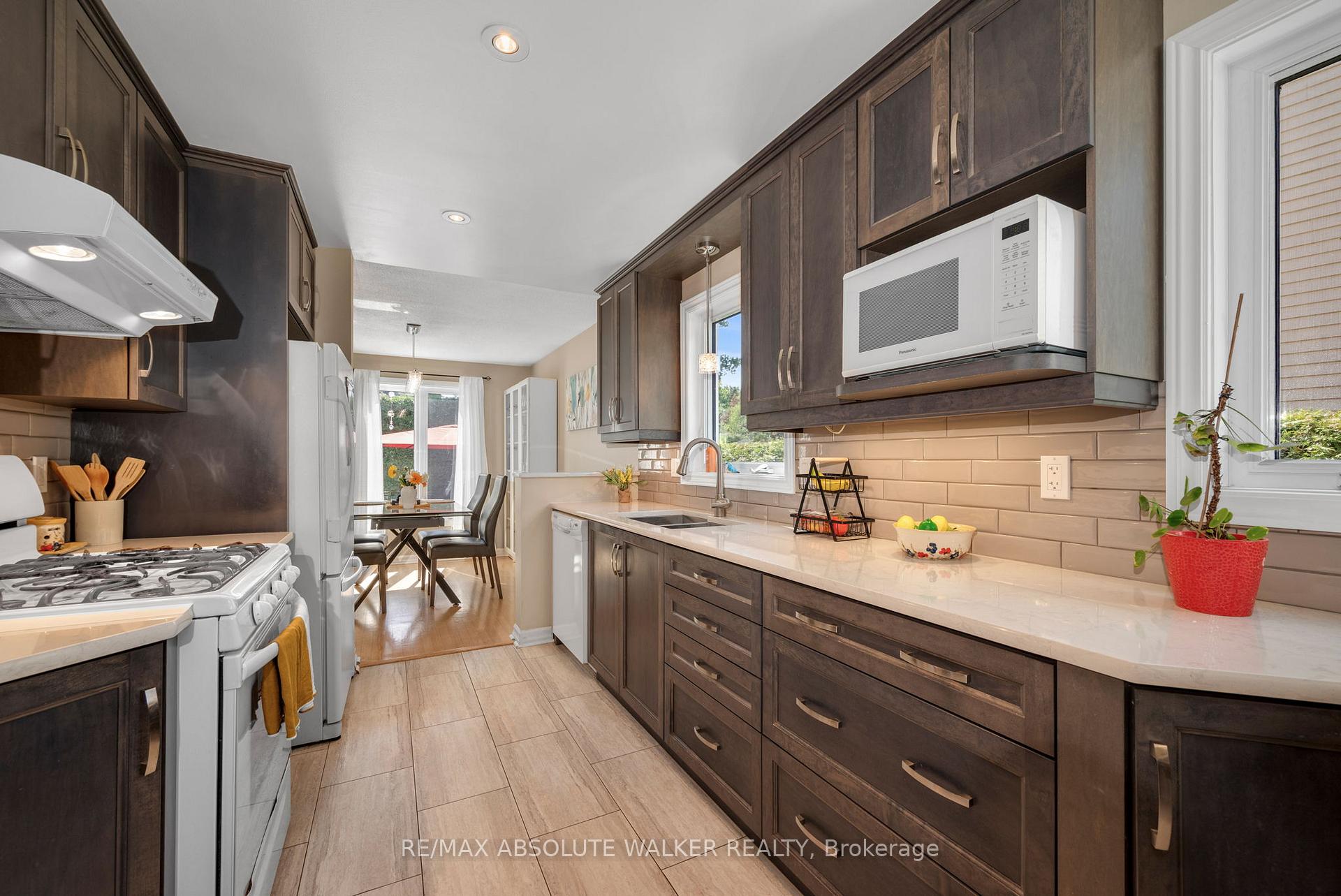 Photo 15 of 1546 Meadowfield Place, Ottawa, Chapel Hill — HOMEH