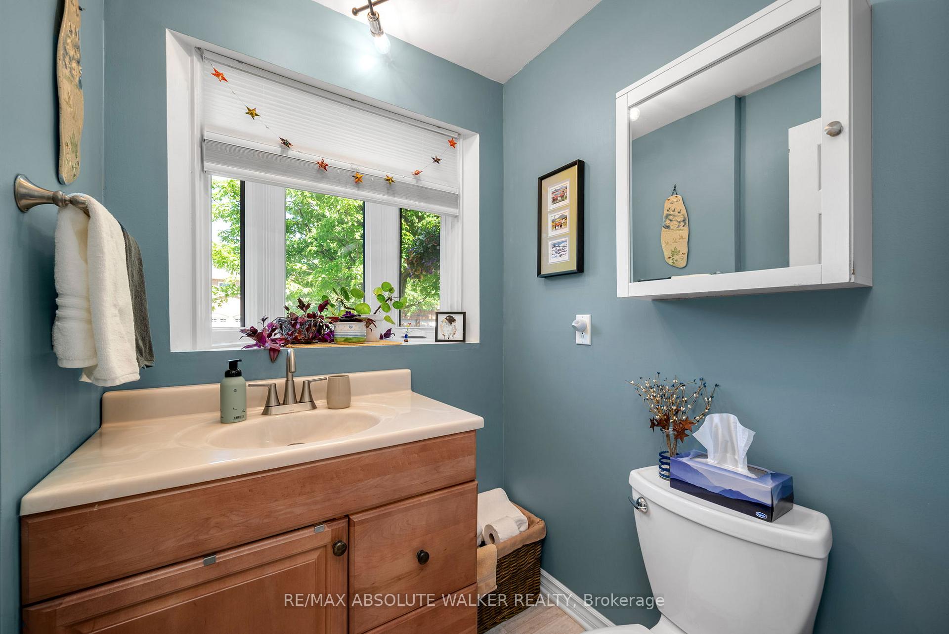 Photo 16 of 1546 Meadowfield Place, Ottawa, Chapel Hill — HOMEH