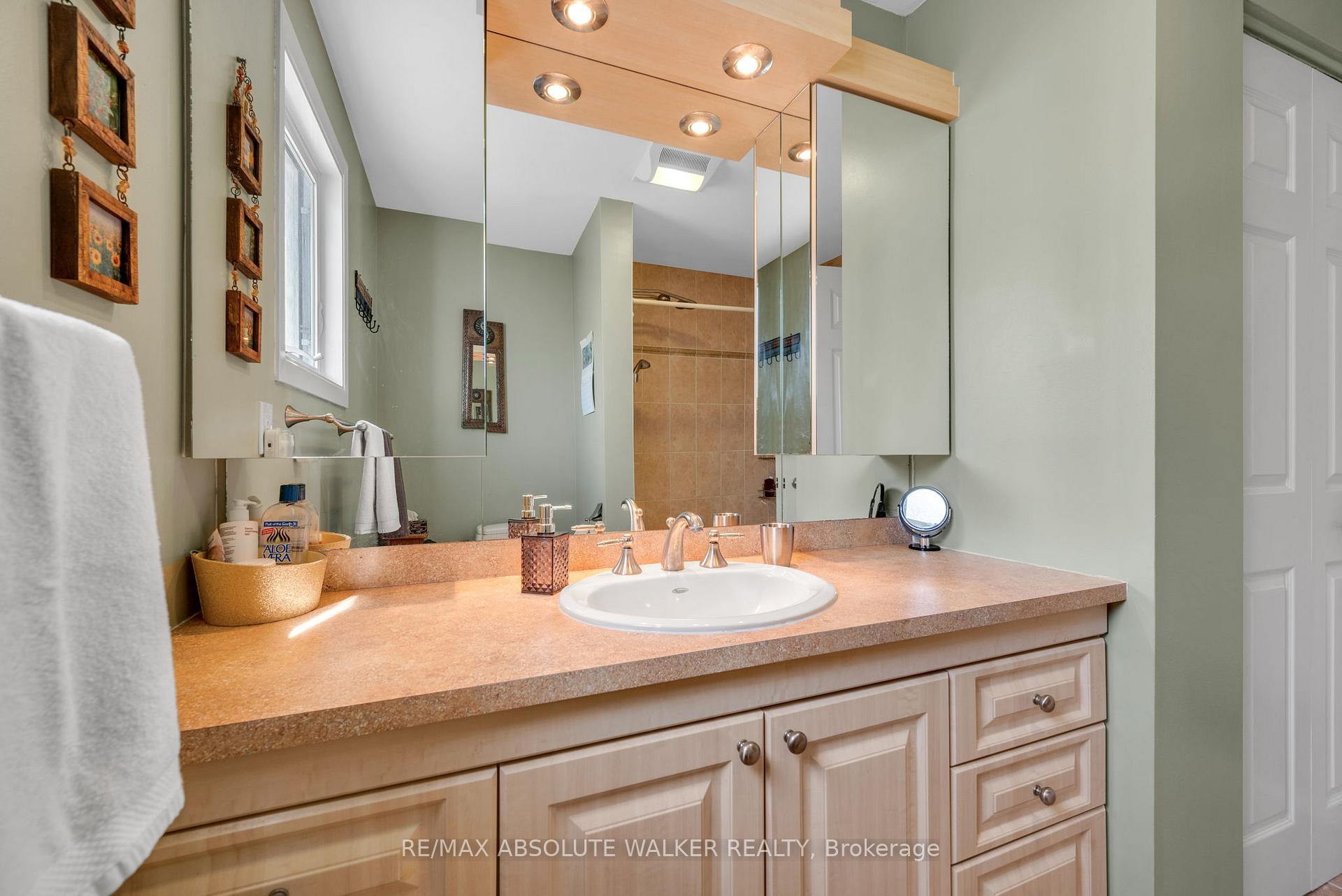 Photo 26 of 1546 Meadowfield Place, Ottawa, Chapel Hill — HOMEH