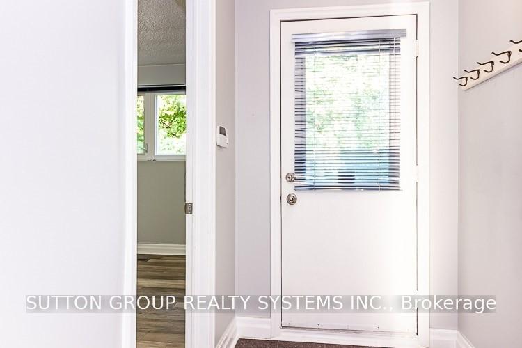 Photo 3 of 27 Indian Grove, Toronto, High Park-Swansea — HOMEH