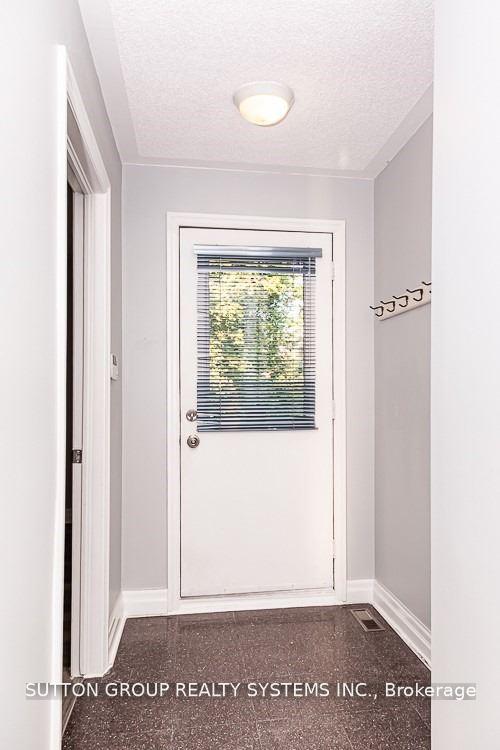 Photo 4 of 27 Indian Grove, Toronto, High Park-Swansea — HOMEH