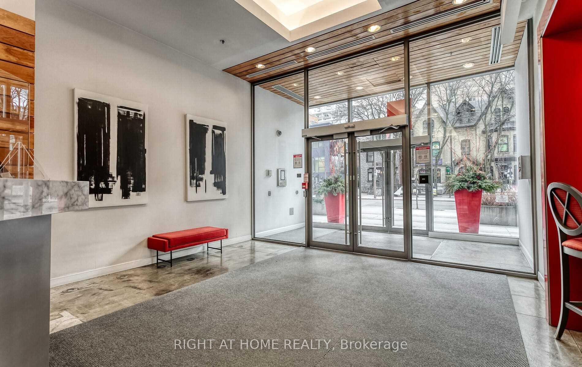 Photo 4 of Unit 502, 22 Wellesley Street E, Toronto, Church-Yonge Corridor — HOMEH