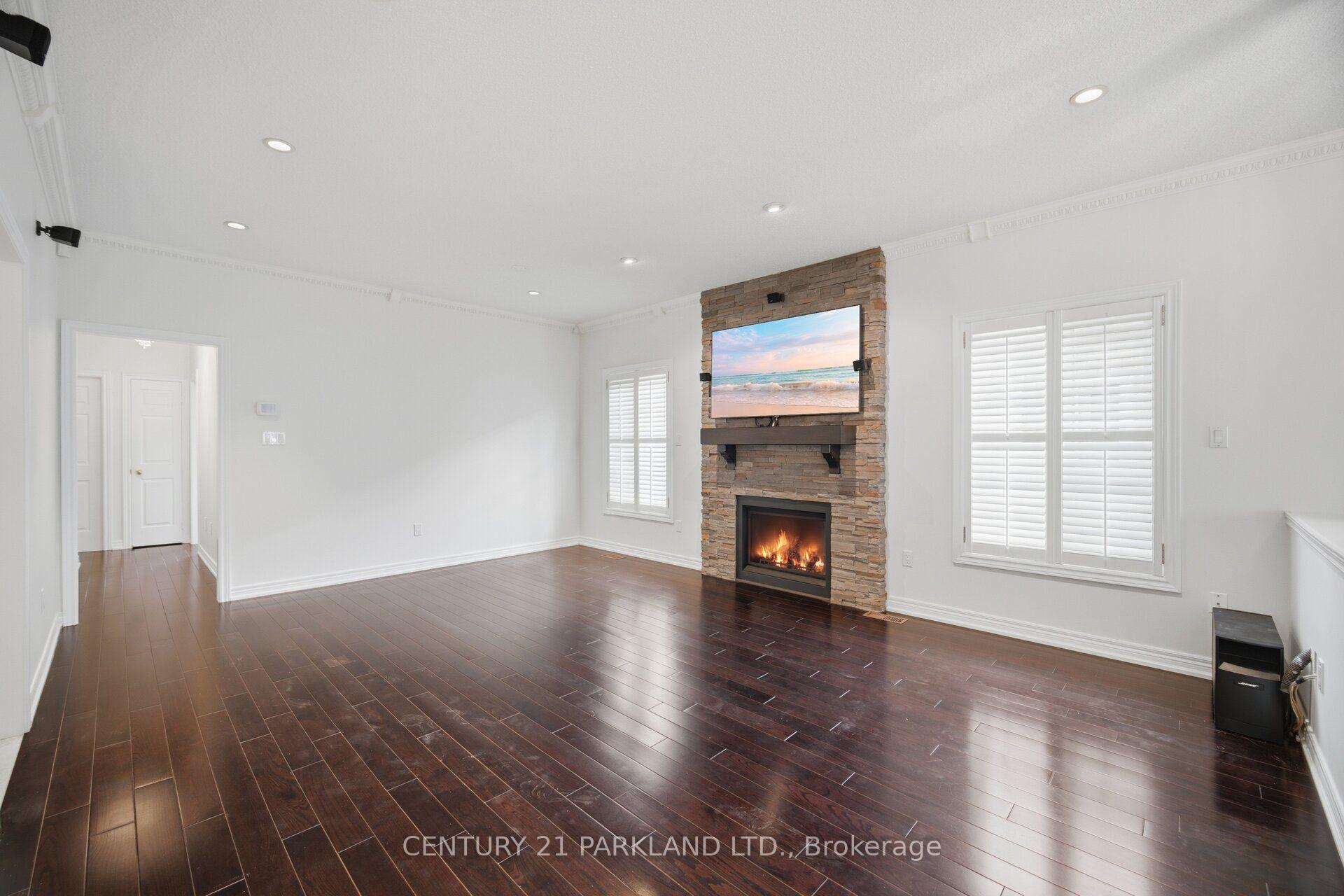 Photo 7 of 148 Solway Avenue, Vaughan, Maple — HOMEH