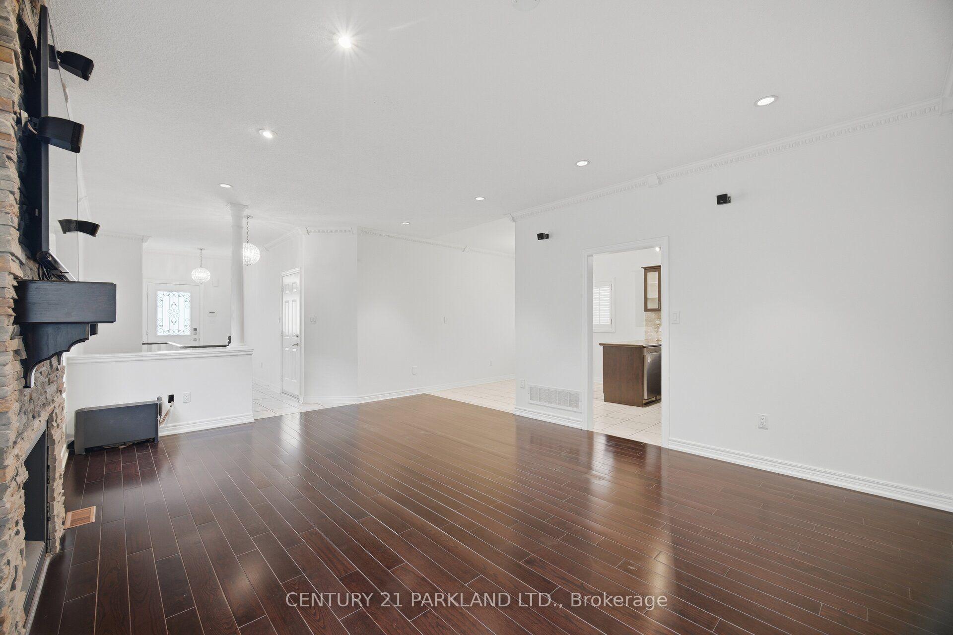Photo 9 of 148 Solway Avenue, Vaughan, Maple — HOMEH