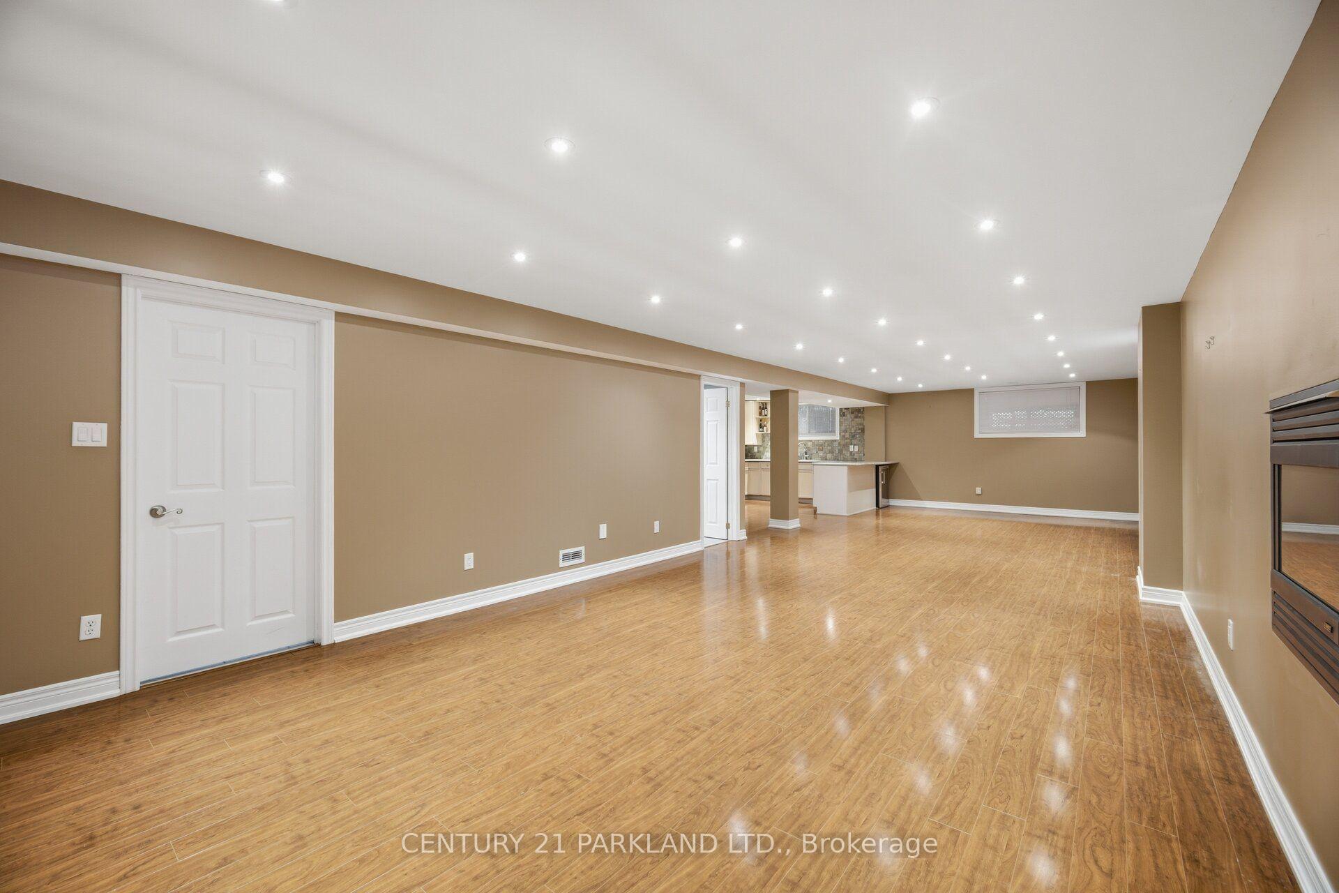 Photo 32 of 148 Solway Avenue, Vaughan, Maple — HOMEH