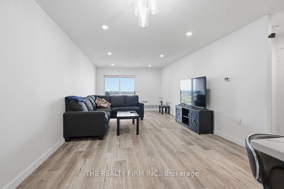 Photo 10 of Unit 1206, 858 Commissioners Road E, London, South H — HOMEH