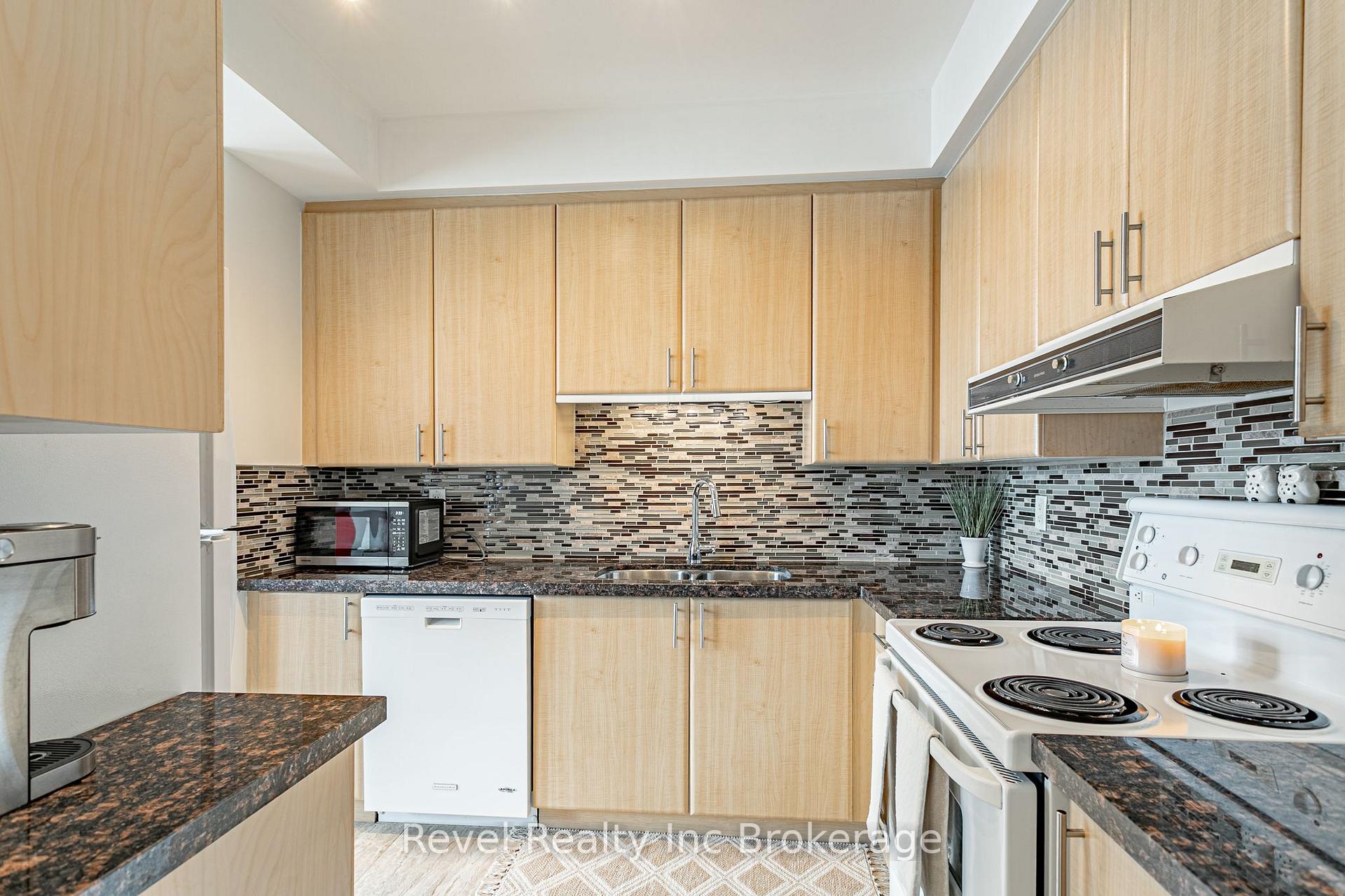 Photo 8 of Unit 515, 80 Port Street E, Mississauga, Port Credit — HOMEH