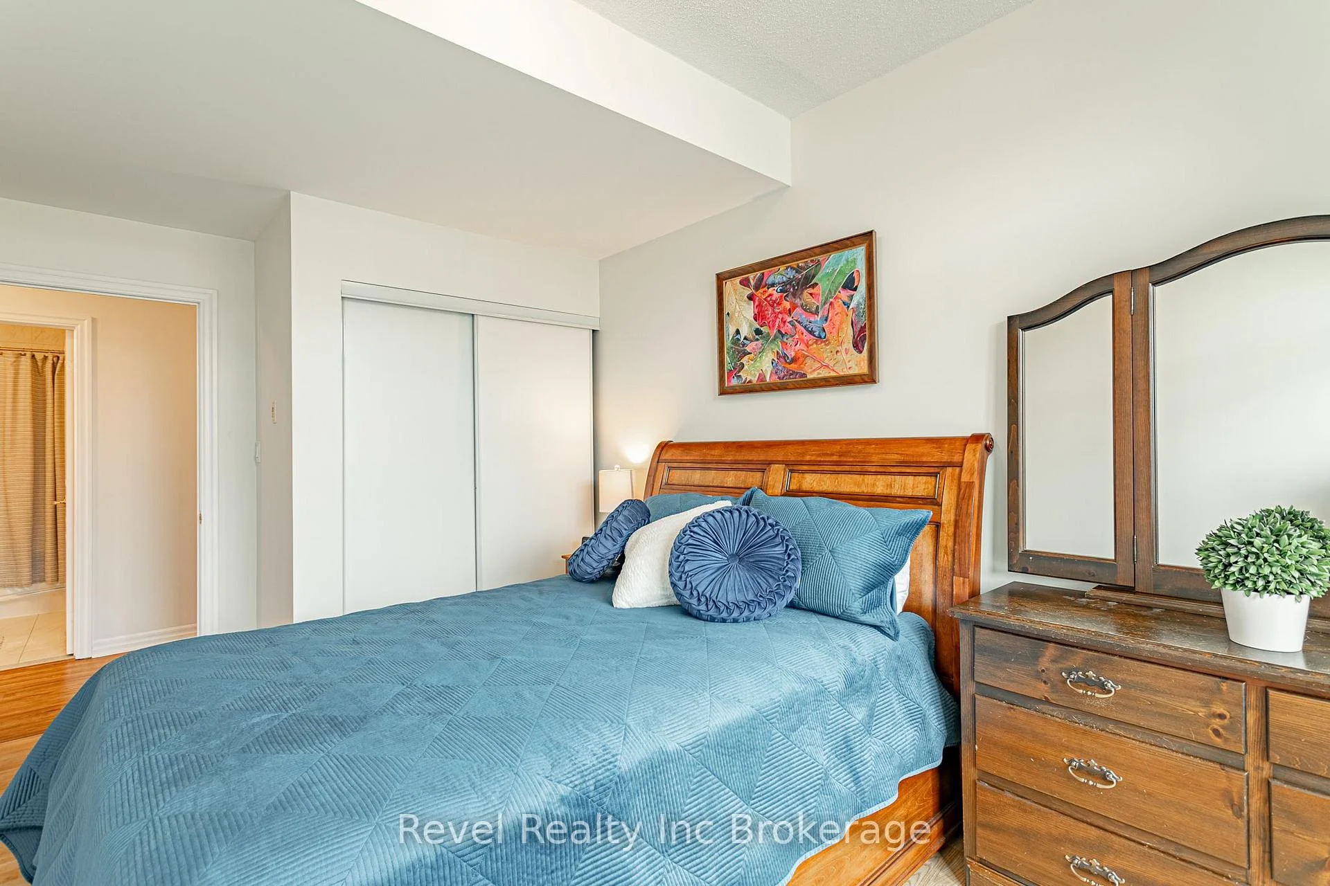 Photo 18 of Unit 515, 80 Port Street E, Mississauga, Port Credit — HOMEH