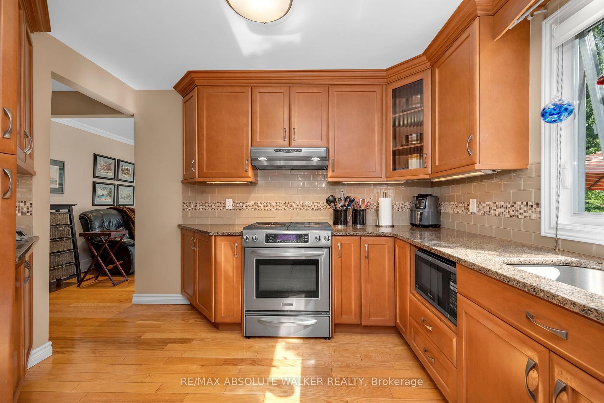 Photo 10 of 53 Northpark Drive, Ottawa, Blackburn Hamlet — HOMEH