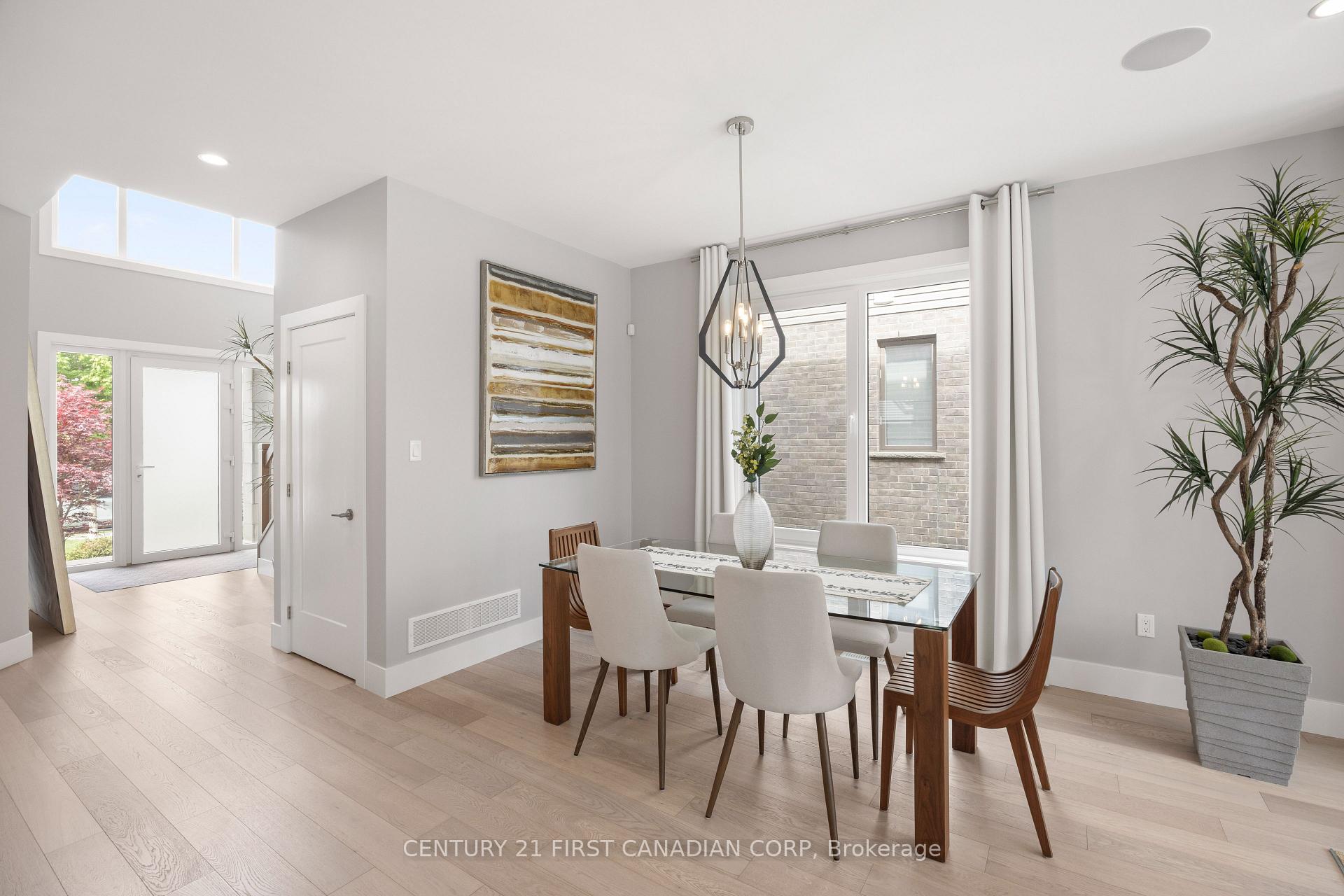 Photo 10 of 2190 Bakervilla Street, London, South V — HOMEH