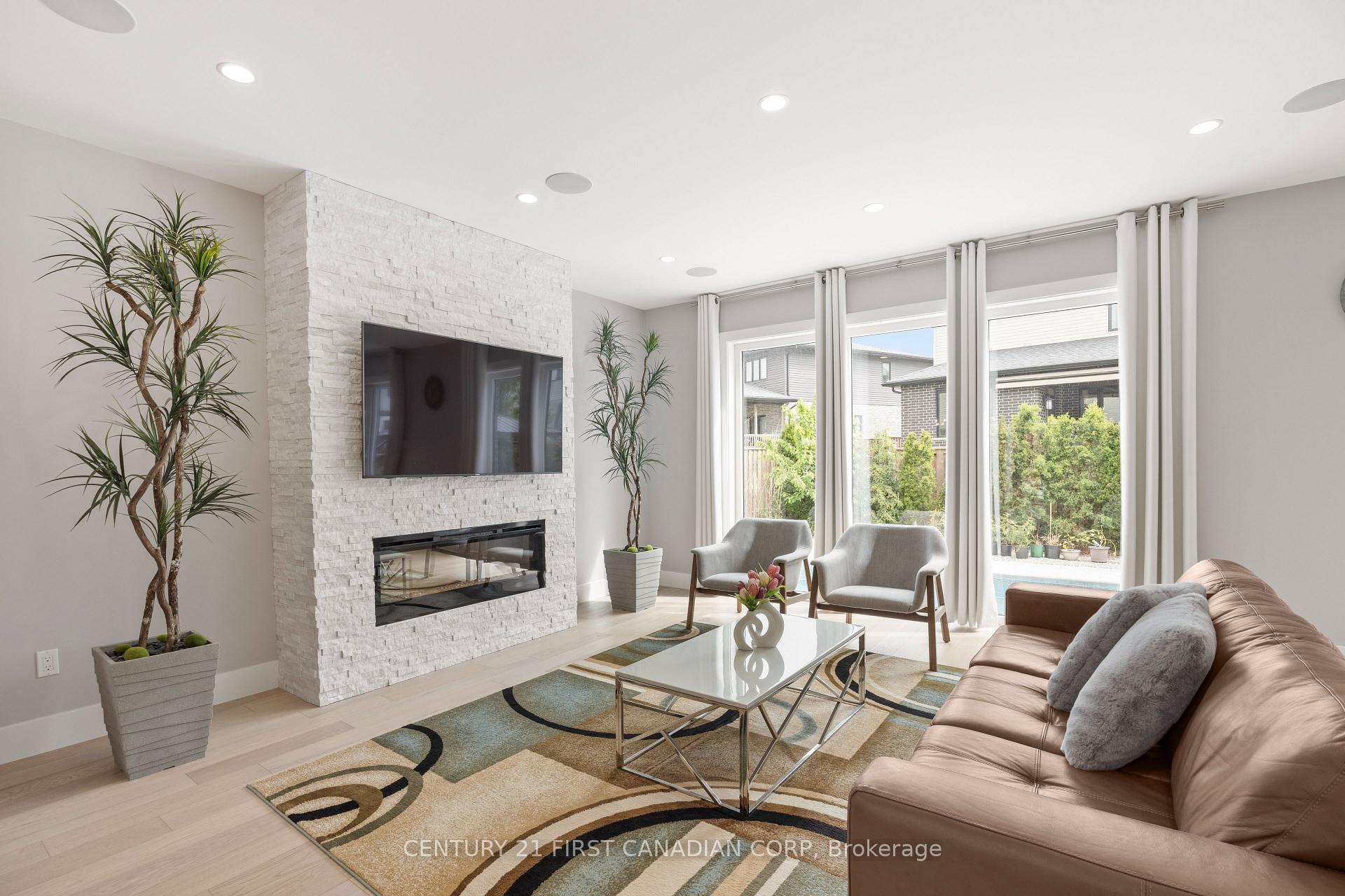 Photo 11 of 2190 Bakervilla Street, London, South V — HOMEH