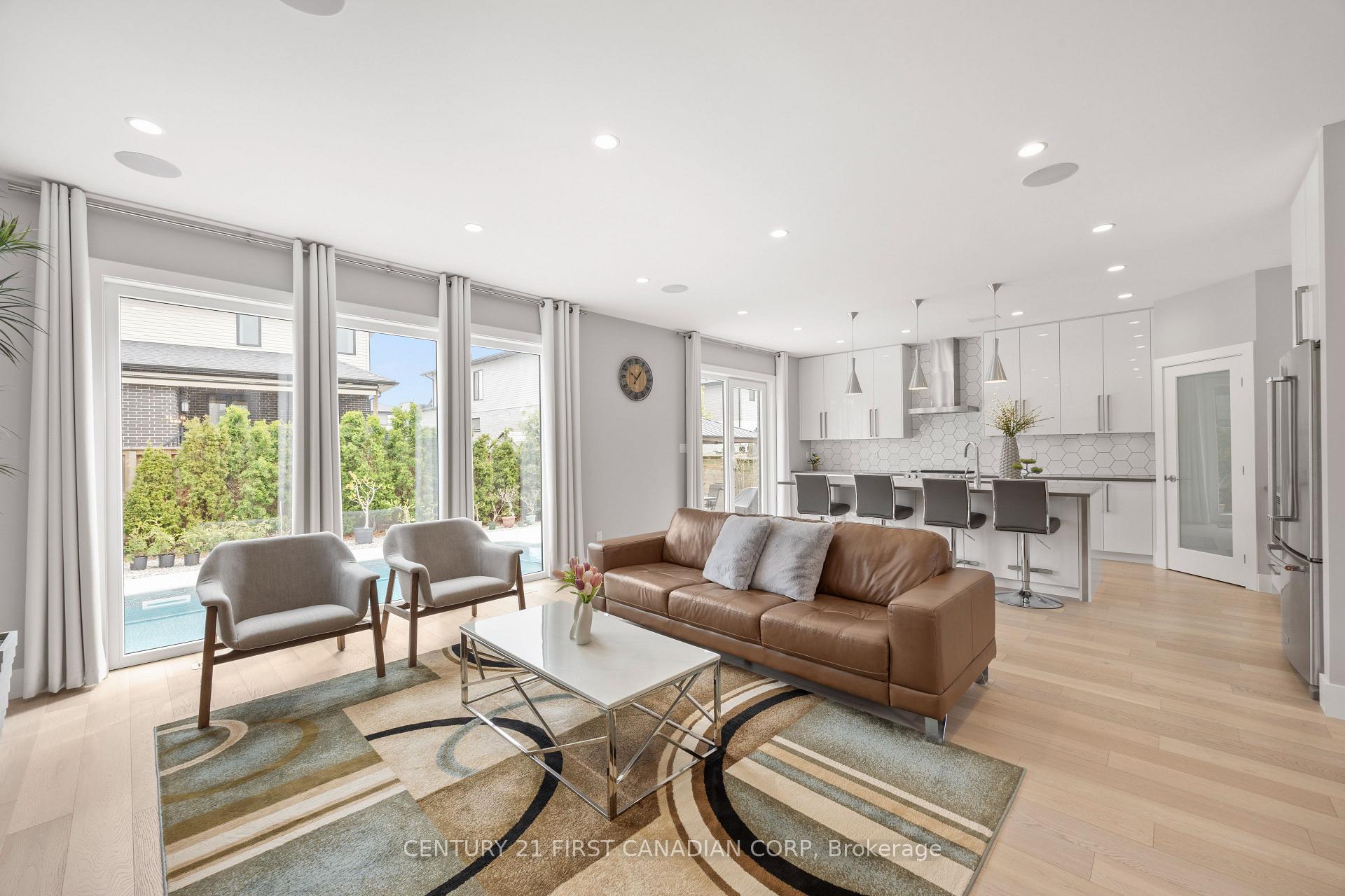 Photo 13 of 2190 Bakervilla Street, London, South V — HOMEH