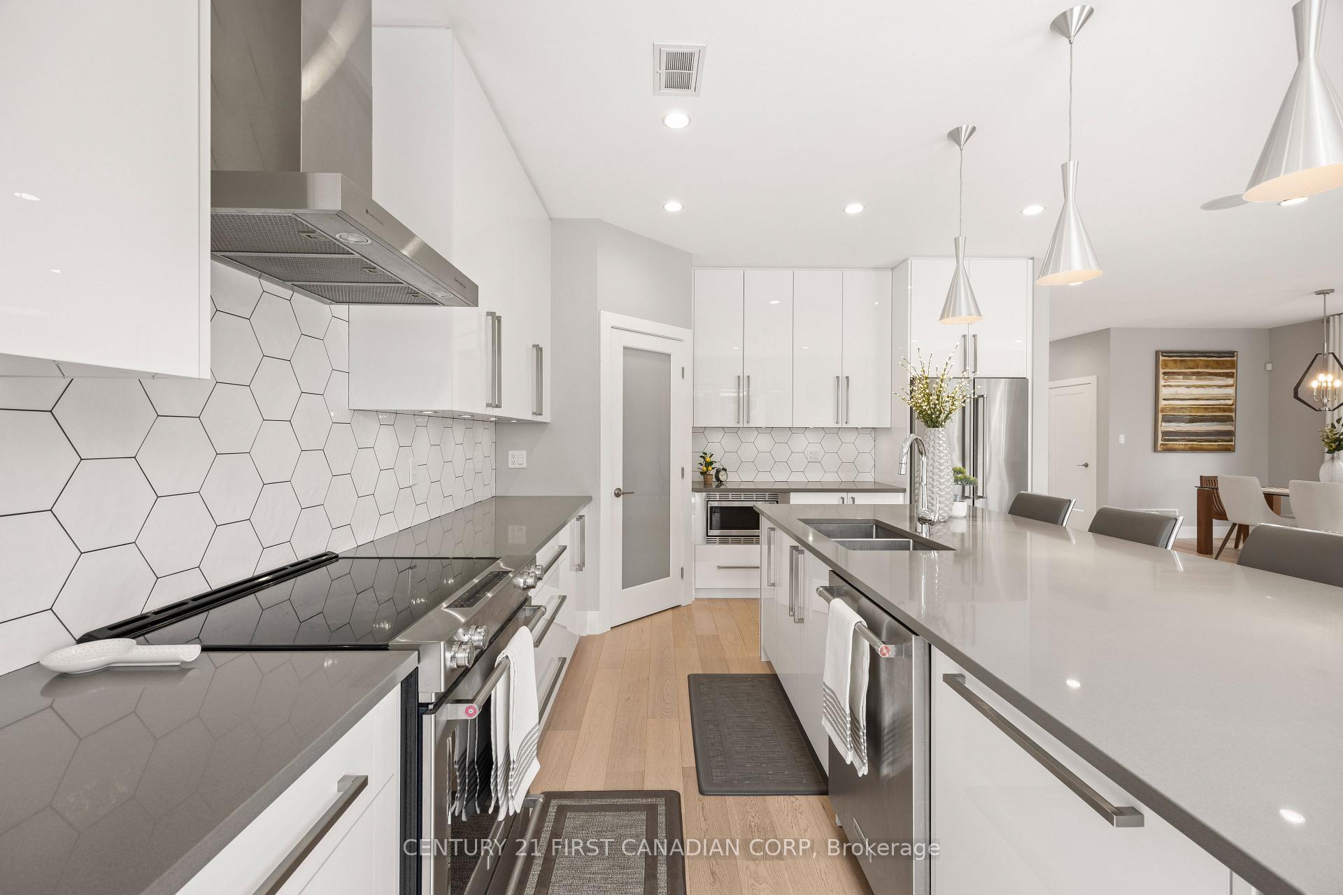 Photo 19 of 2190 Bakervilla Street, London, South V — HOMEH