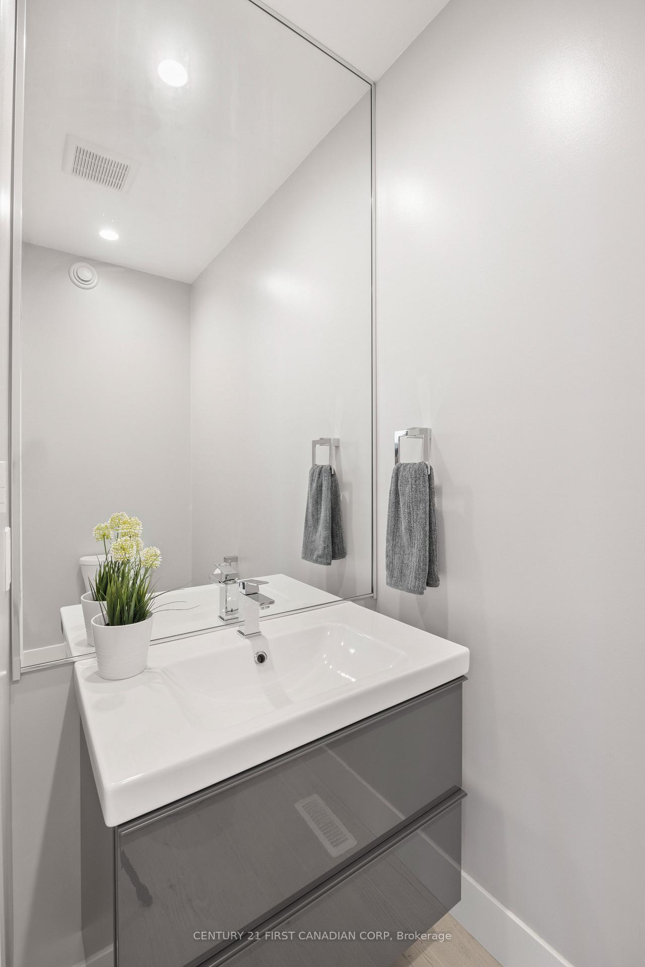 Photo 20 of 2190 Bakervilla Street, London, South V — HOMEH