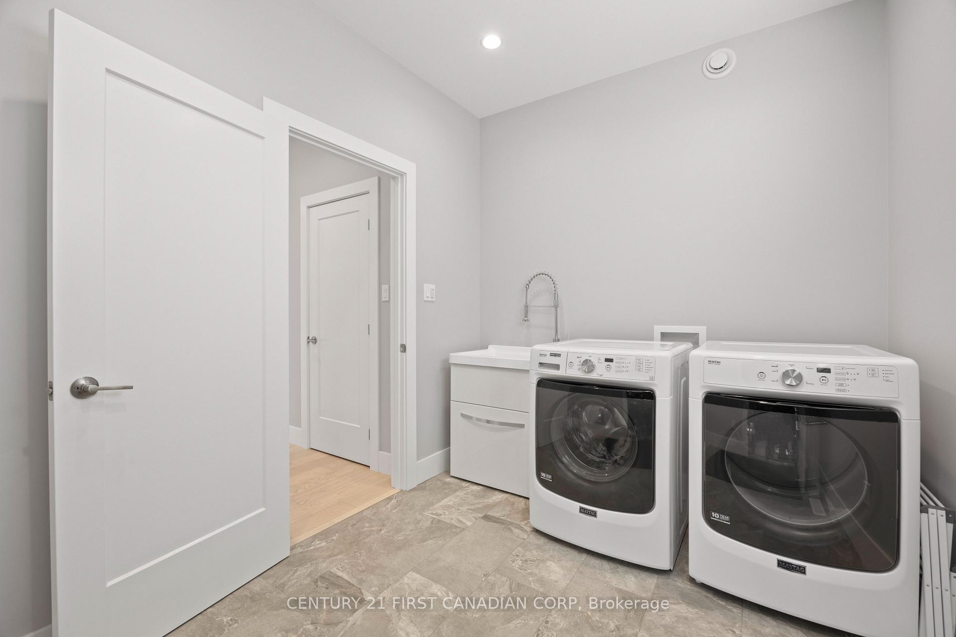 Photo 21 of 2190 Bakervilla Street, London, South V — HOMEH