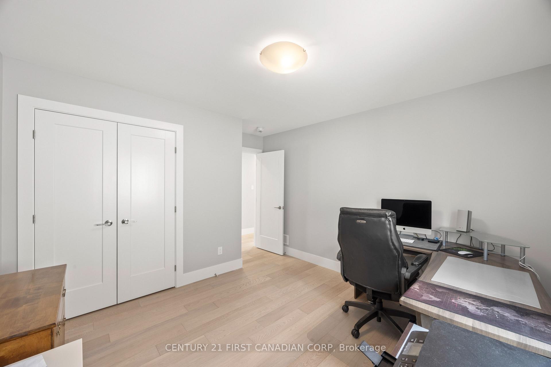 Photo 35 of 2190 Bakervilla Street, London, South V — HOMEH