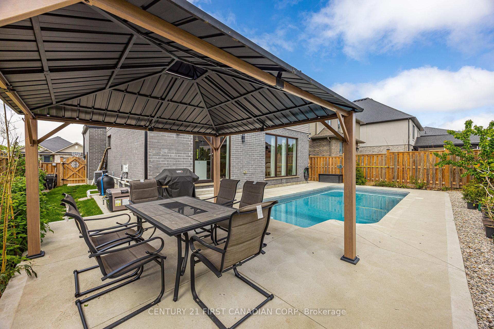 Photo 37 of 2190 Bakervilla Street, London, South V — HOMEH