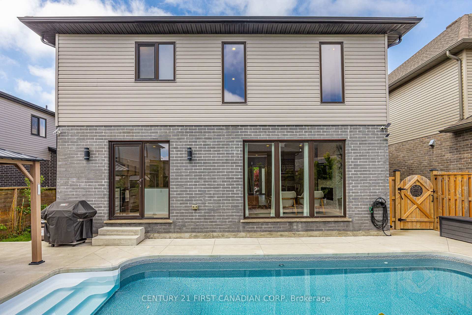 Photo 41 of 2190 Bakervilla Street, London, South V — HOMEH