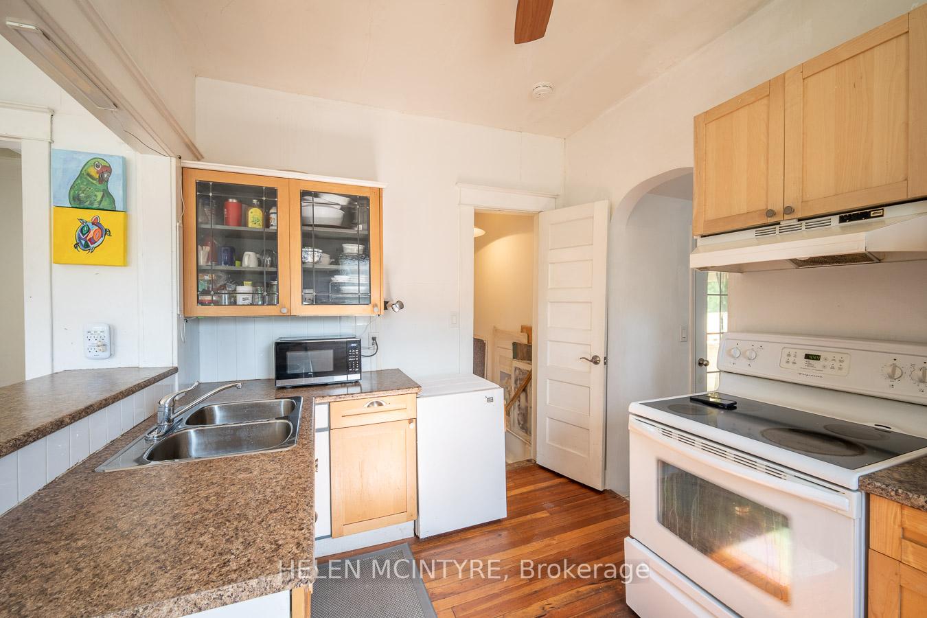 Photo 9 of 5012 Morrison Street, Niagara Falls, Cherrywood — HOMEH