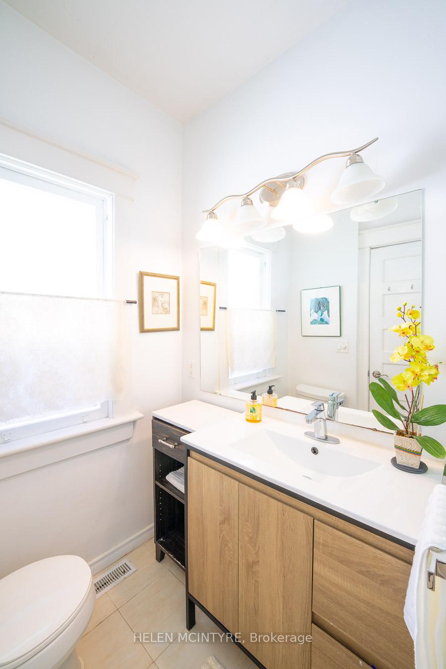 Photo 13 of 5012 Morrison Street, Niagara Falls, Cherrywood — HOMEH