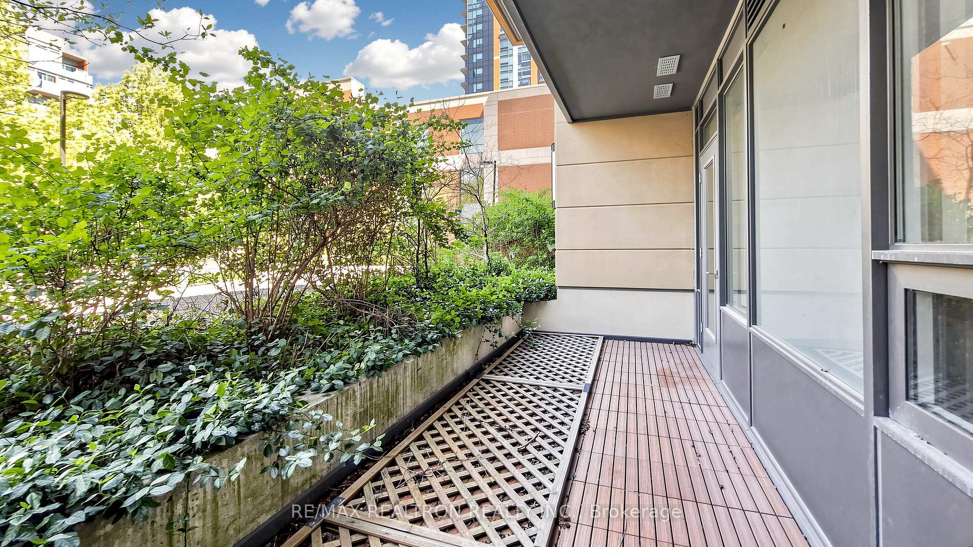 Photo 32 of Unit 102, 18 Uptown Drive, Markham, Unionville — HOMEH