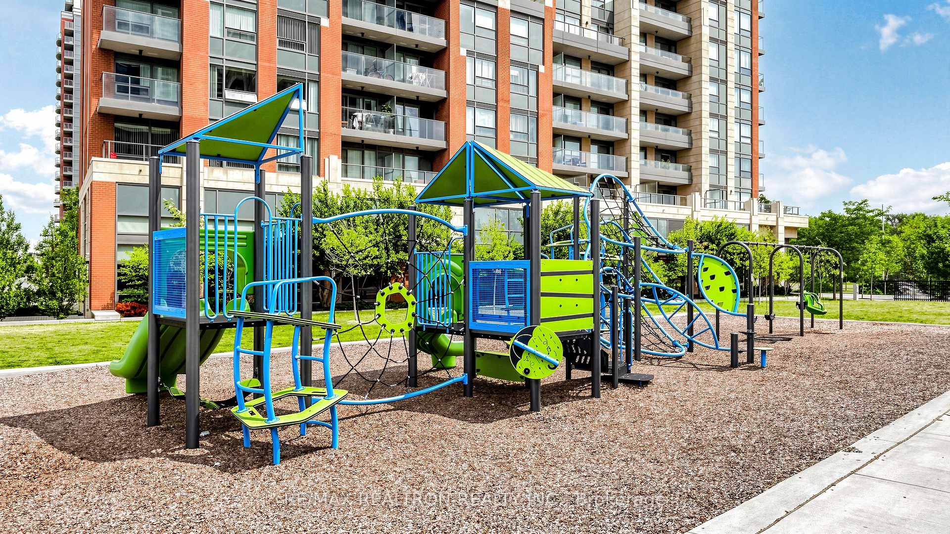 Photo 48 of Unit 102, 18 Uptown Drive, Markham, Unionville — HOMEH