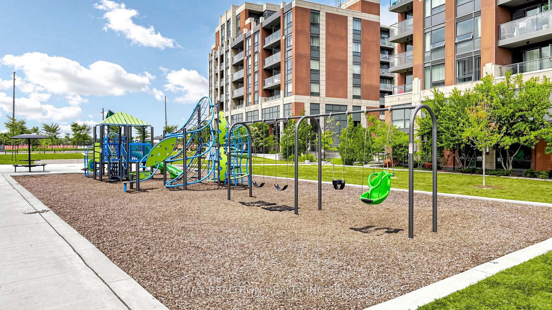 Photo 49 of Unit 102, 18 Uptown Drive, Markham, Unionville — HOMEH
