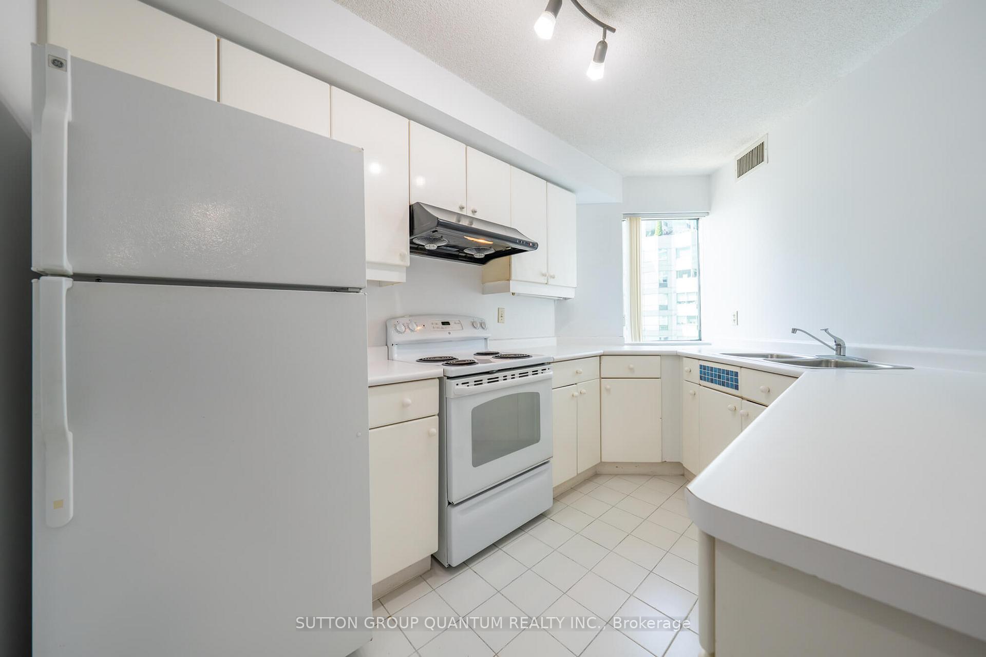 Photo 7 of Unit 2113, 10 Yonge Street, Toronto, Waterfront Communities — HOMEH