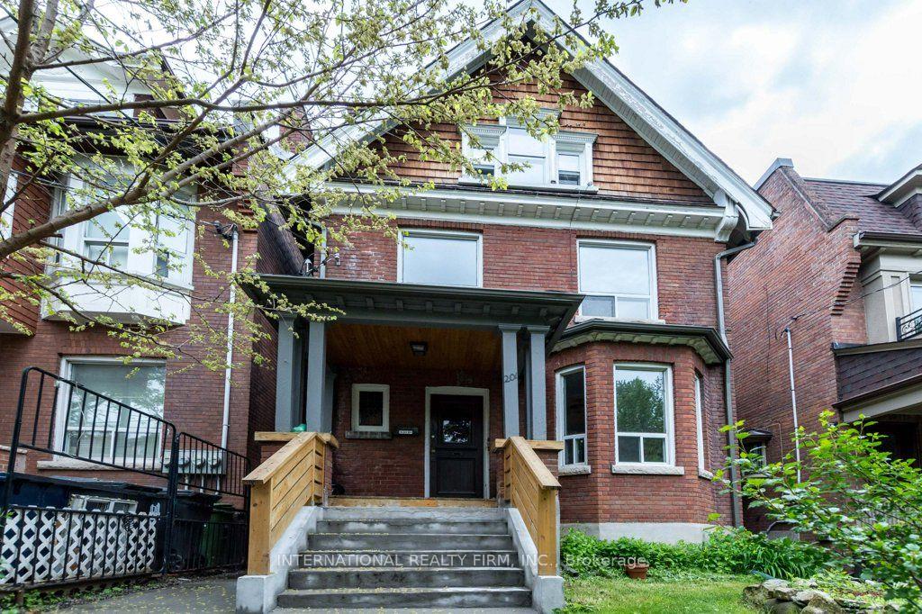 Photo 3 of 201 Madison Avenue, Toronto, The Annex — HOMEH