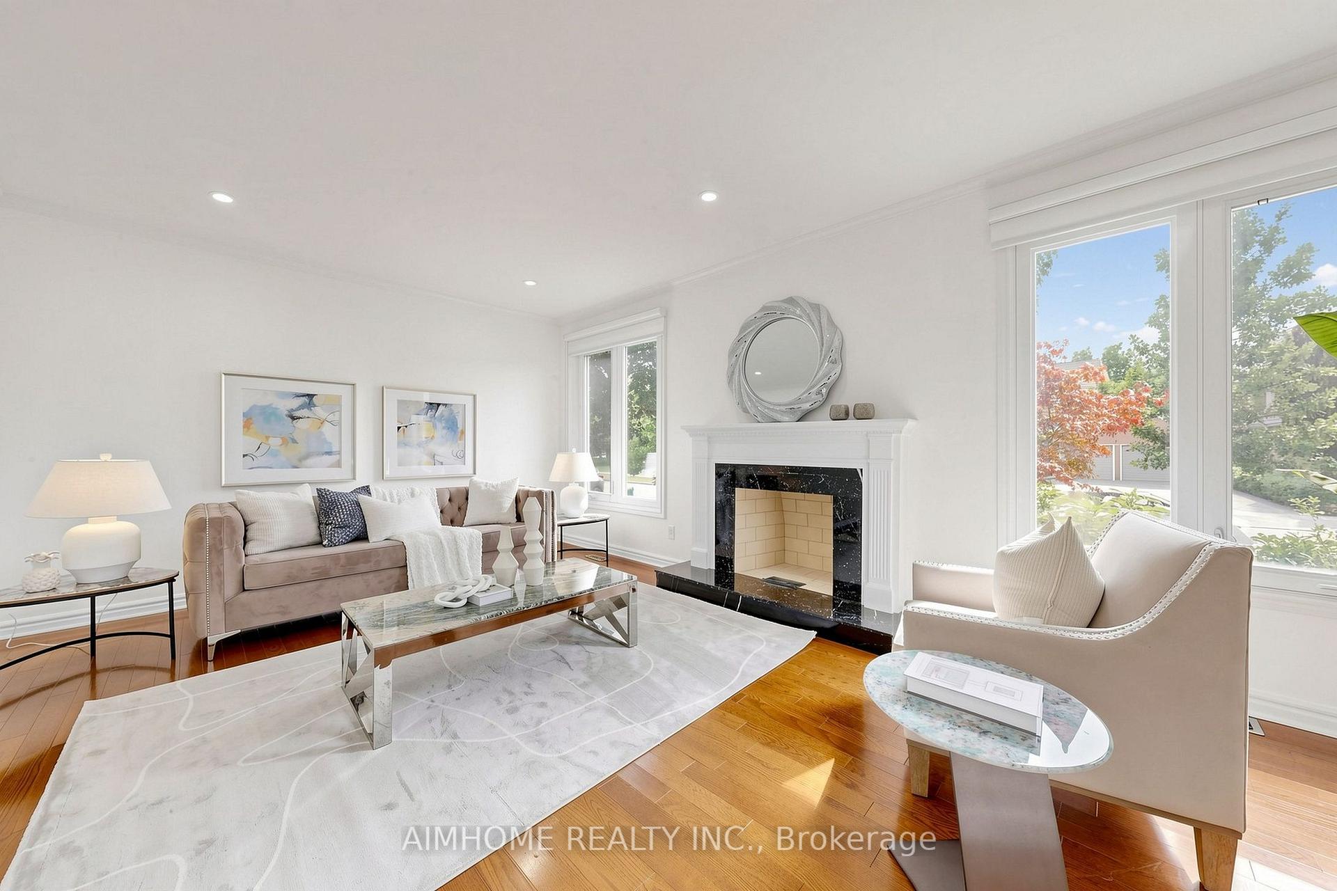 Photo 5 of 27 Melchior Crescent, Markham, Buttonville — HOMEH
