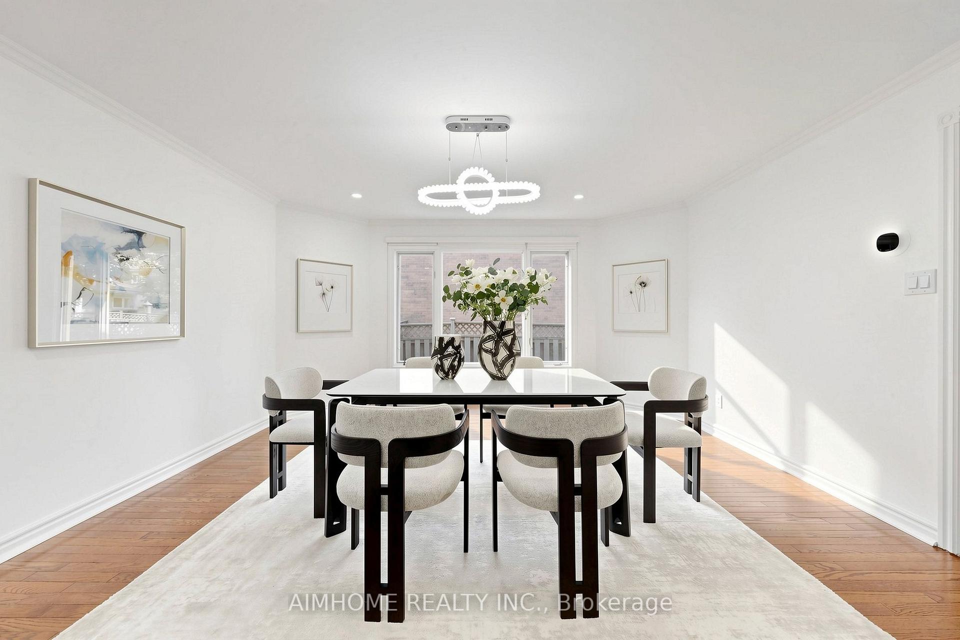 Photo 9 of 27 Melchior Crescent, Markham, Buttonville — HOMEH