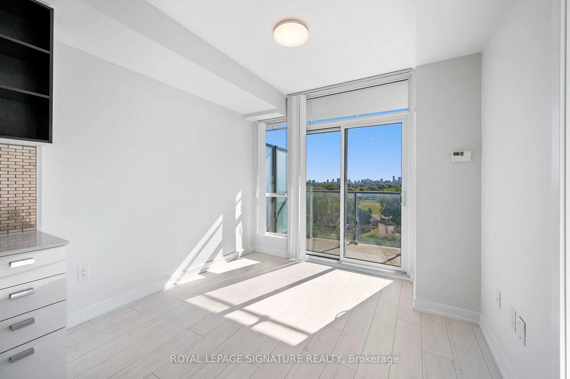 Photo 12 of Unit 710, 10 De Boers Drive, North York, York University Heights — HOMEH