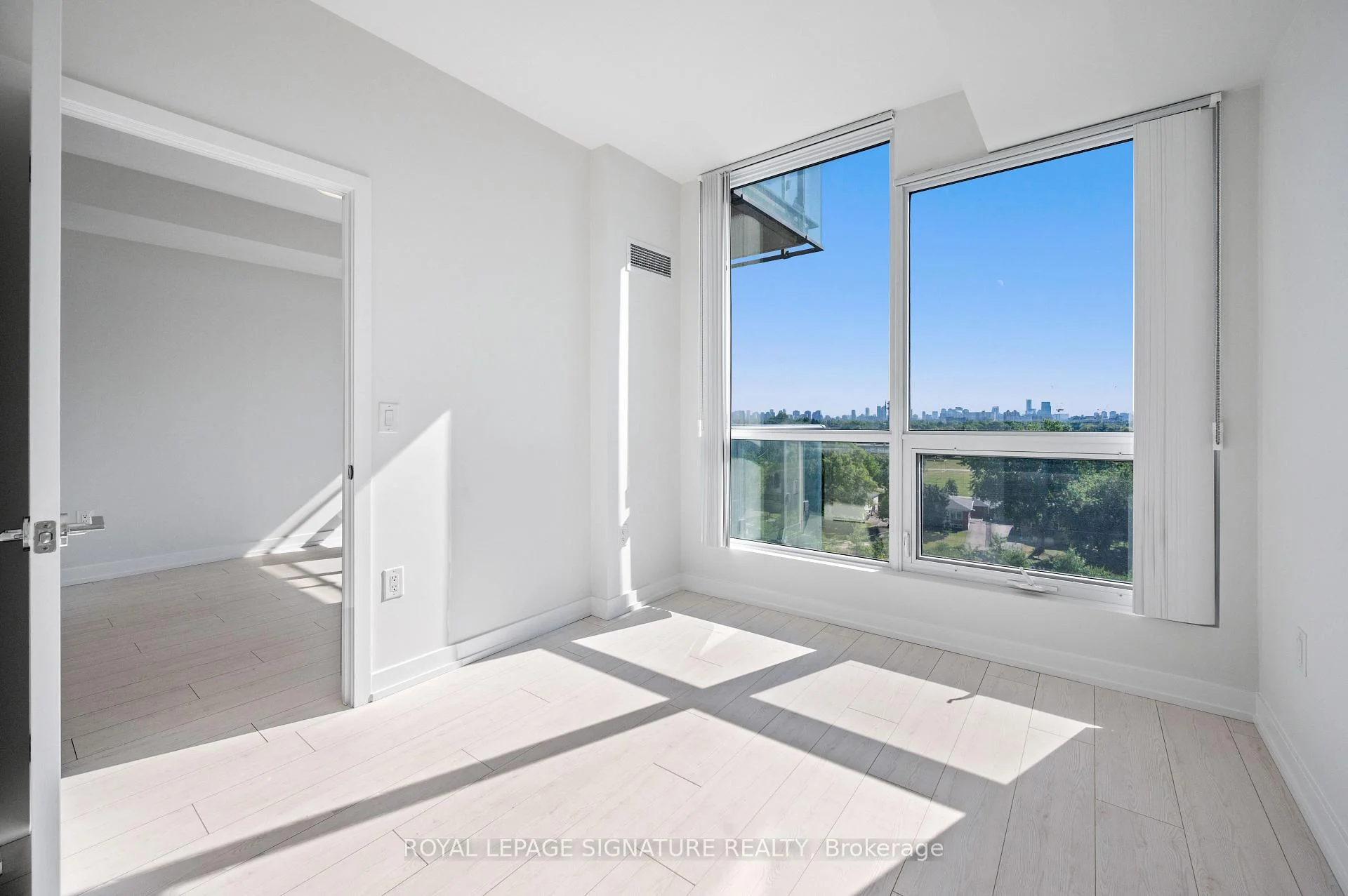 Photo 13 of Unit 710, 10 De Boers Drive, North York, York University Heights — HOMEH